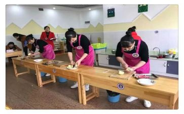 幼儿园小小班保育员工作总结精选8篇