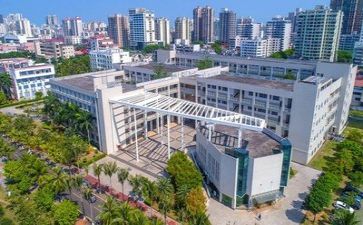 高校教师自我总结5篇