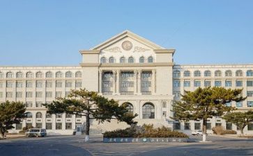 高校财务述职报告5篇