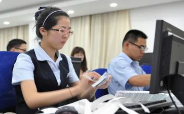柜员年度述职报告8篇
