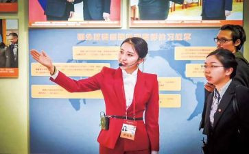 讲解员月工作总结5篇