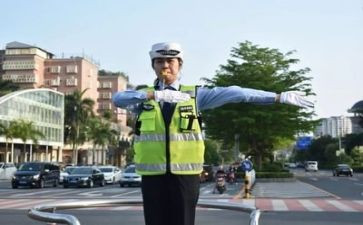 交警工作月工作总结7篇