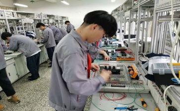 技校汽修毕业自我鉴定7篇