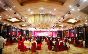 公司半年会领导讲话稿5篇