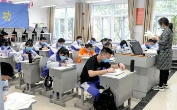 在校团委的年终总结8篇